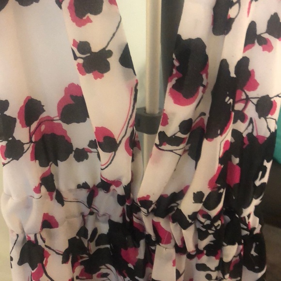 Gorgeous halter dress - Picture 2 of 4